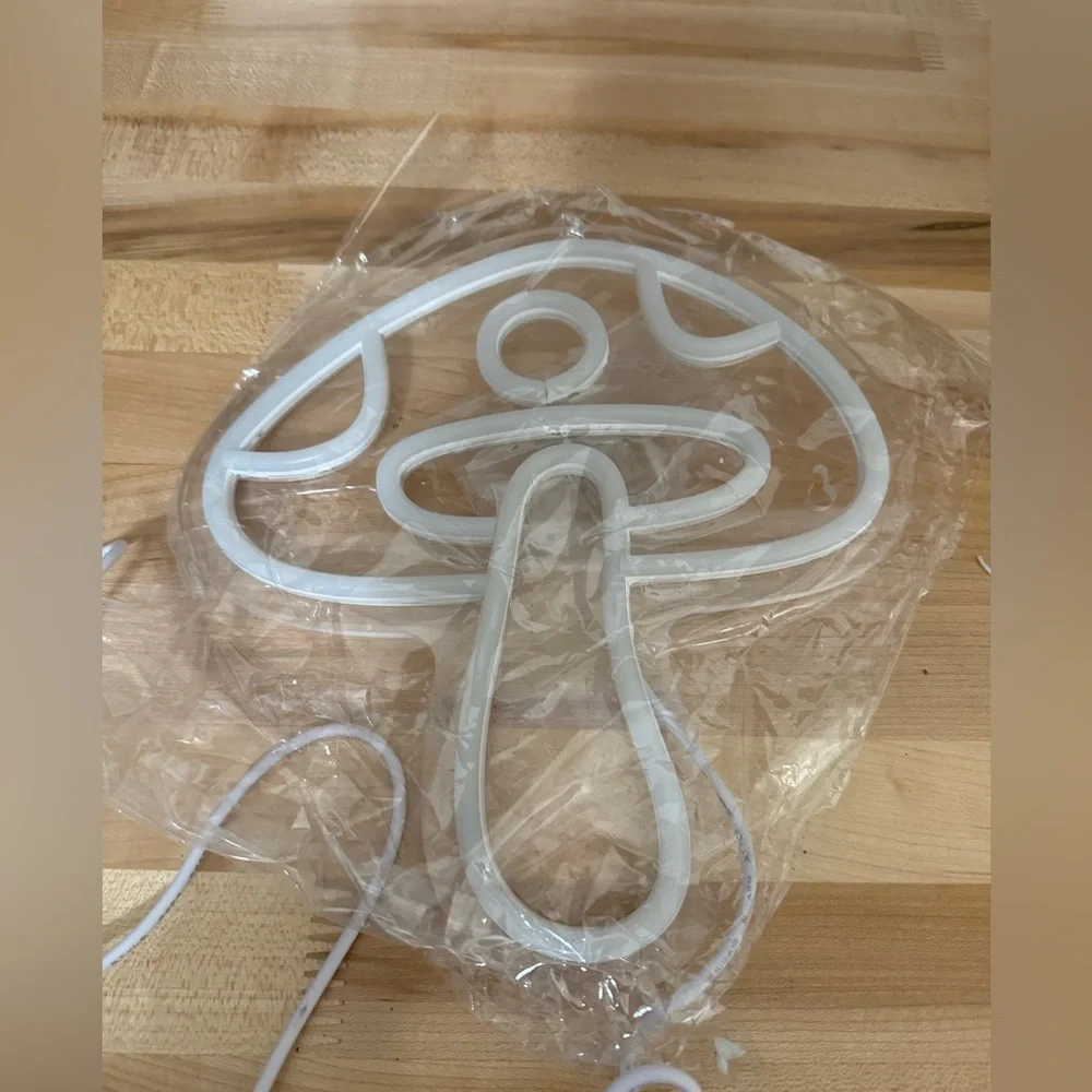 LED Neon Retro Mushroom Light - Picture 2 of 6
